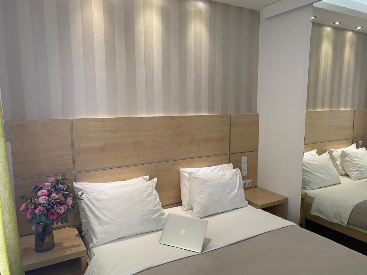 Laurus Motel Airport Tuzla Zivinice Экстерьер фото