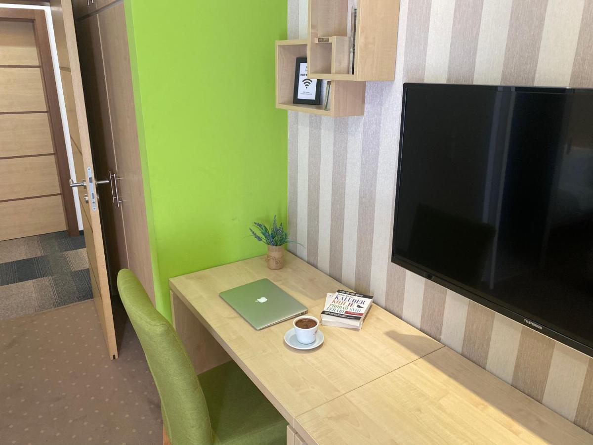 Laurus Motel Airport Tuzla Zivinice Экстерьер фото