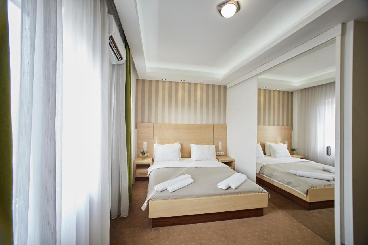 Laurus Motel Airport Tuzla Zivinice Экстерьер фото