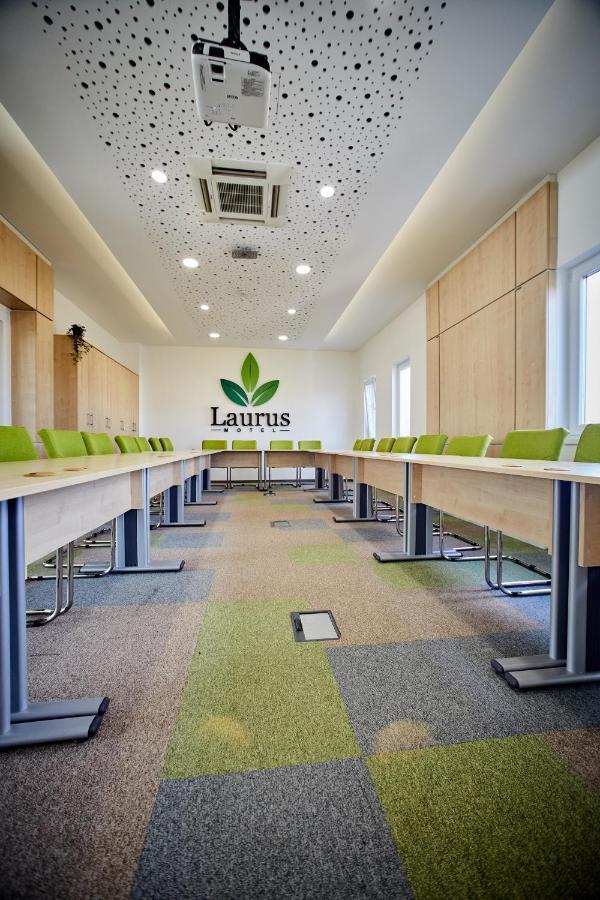 Laurus Motel Airport Tuzla Zivinice Экстерьер фото