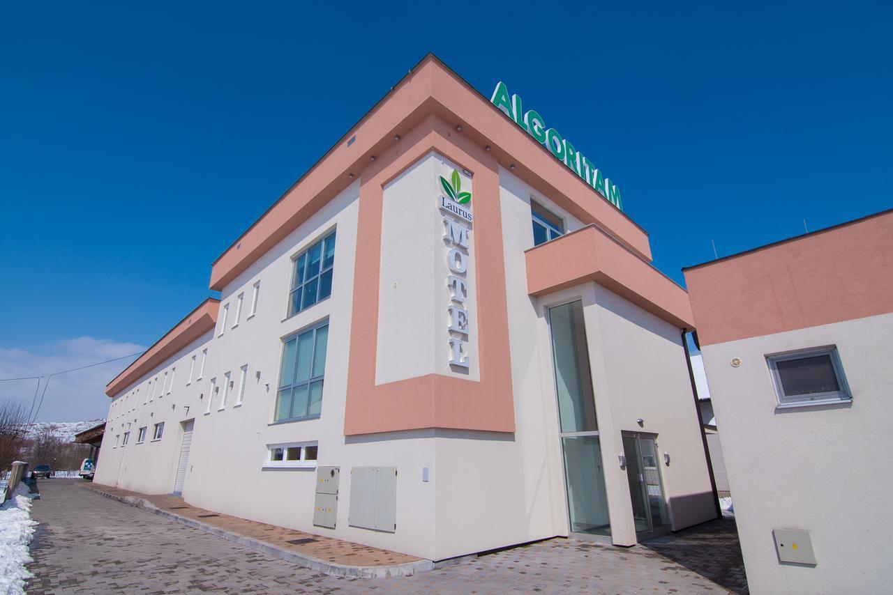 Laurus Motel Airport Tuzla Zivinice Экстерьер фото