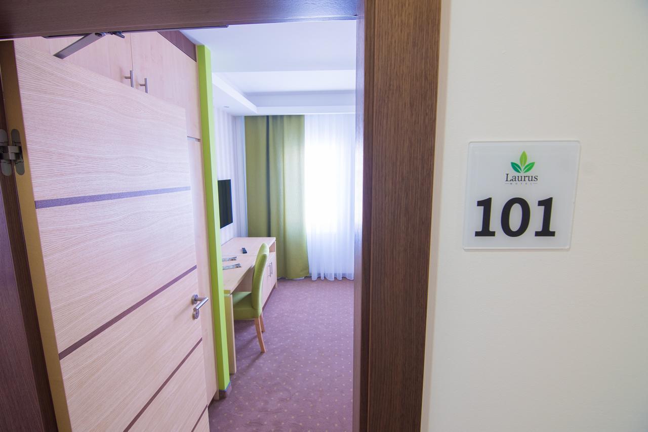 Laurus Motel Airport Tuzla Zivinice Экстерьер фото